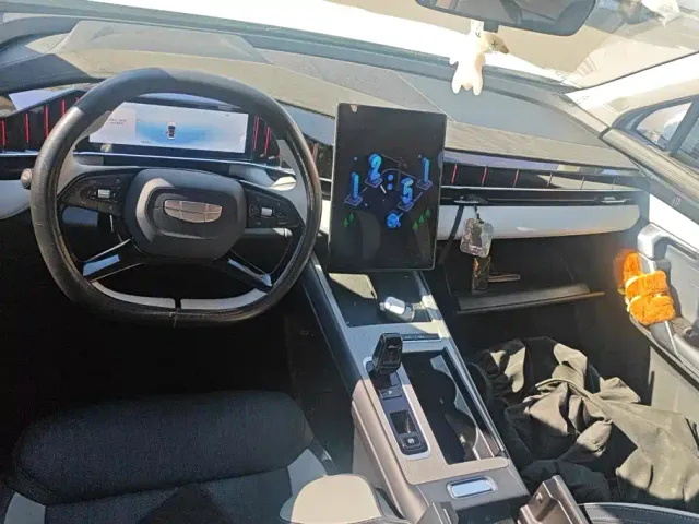 Geely Boyue L — Фото автомобиля 12