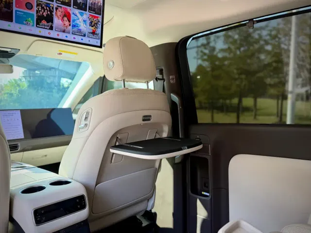Li Auto MEGA — Фото автомобиля 12