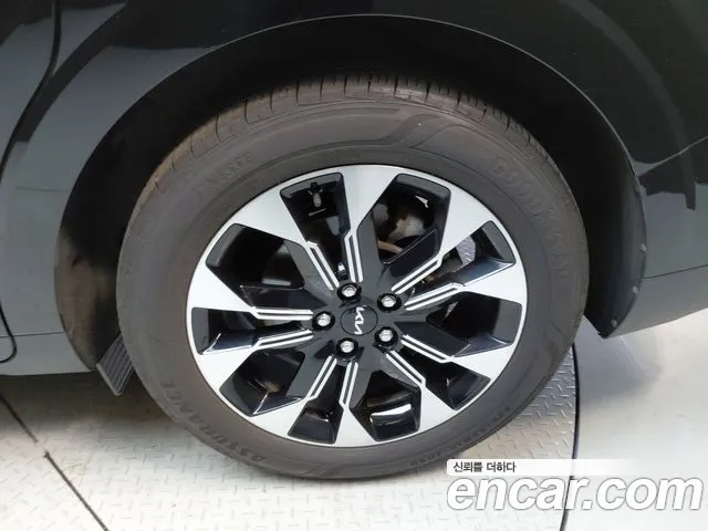 Kia Carnival Generation 4 — Фото автомобиля 6
