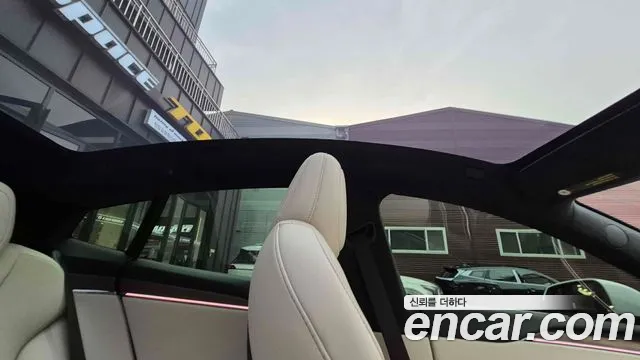 Tesla Model S — Фото автомобиля 10