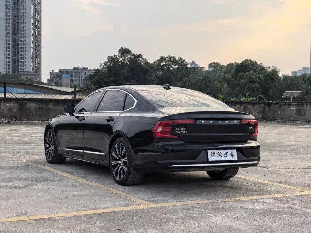 Volvo S90 — Фото автомобиля 16