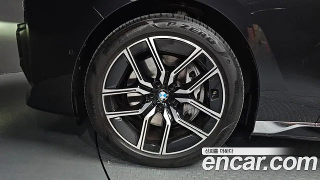 BMW 7-Series 7 серия (G70) 740i sDrive M Sport — Фото автомобиля 5