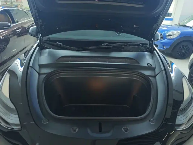 Tesla Model Y — Фото автомобиля 19