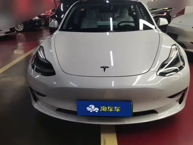 Tesla Model 3 — Фото автомобиля 2