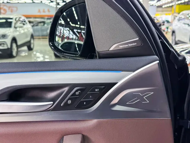 BMW iX3 — Фото автомобиля 7