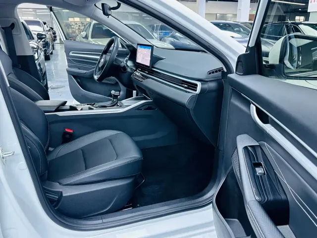 Geely Emgrand — Фото автомобиля 8
