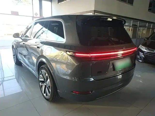 Li Auto L9 — Фото автомобиля 4