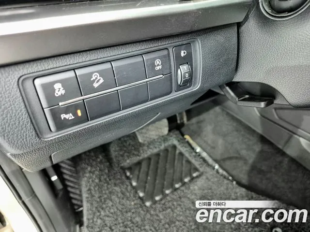 KG_Mobility_Ssangyong Rexton Новый Rexton Sport Khan Дизель 2.2 4WD — Фото автомобиля 13