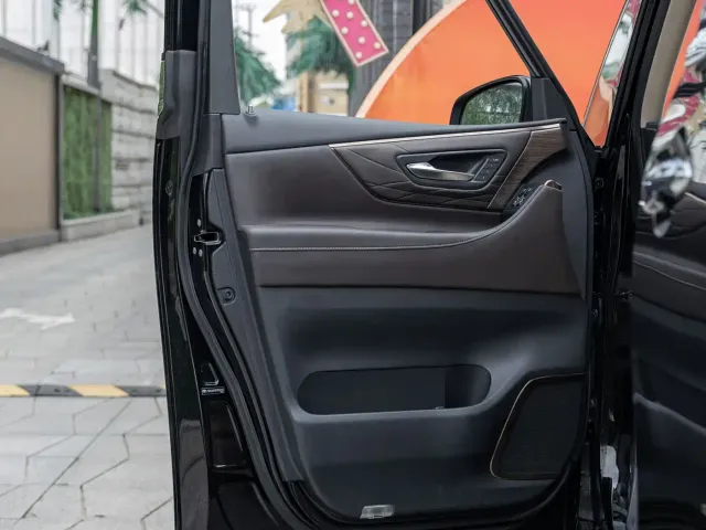 Toyota Alphard 2024 Hybrid 2.5L Prestige Edition — Фото автомобиля 16