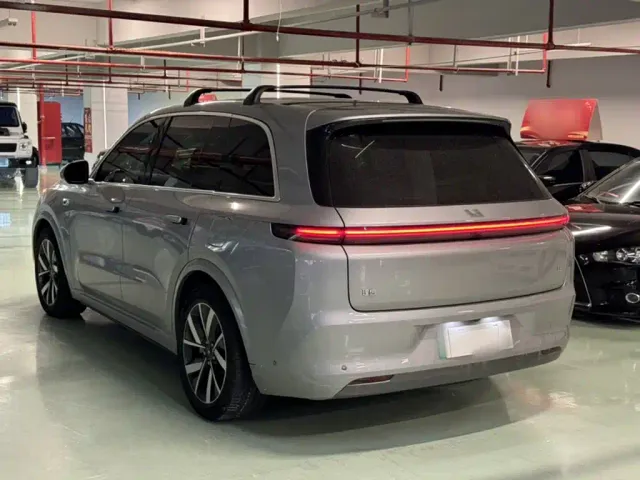 Li Auto L8 — Фото автомобиля 6