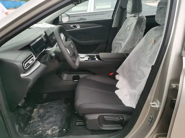 Geely Galaxy Stellar 6 — Фото автомобиля 10