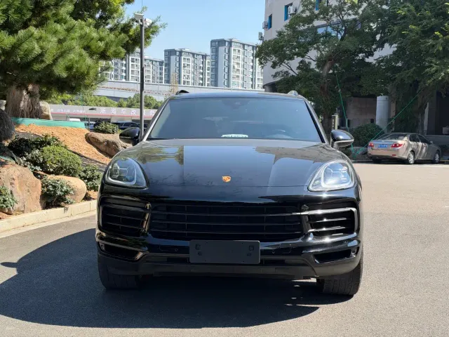 Porsche Cayenne — Фото автомобиля 2