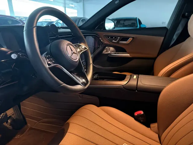 Mercedes-Benz E-Class — Фото автомобиля 5