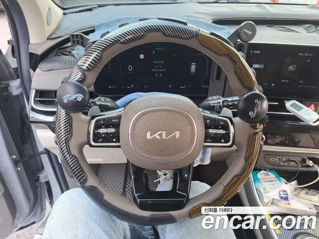 Kia Carnival Generation 4 — Фото автомобиля 7