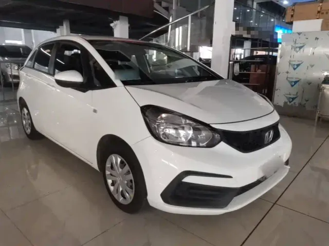 Honda Fit — Фото автомобиля 3
