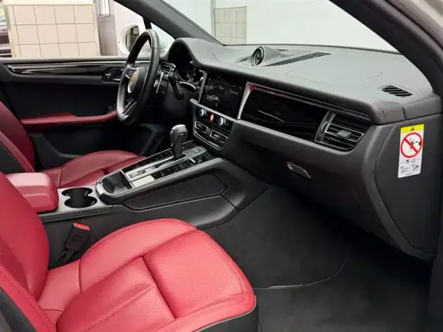 Porsche Macan — Фото автомобиля 12