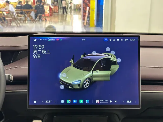 Xiaomi SU7 — Фото автомобиля 18