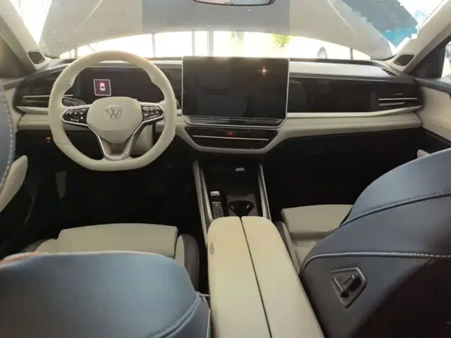 Volkswagen Passat — Фото автомобиля 9