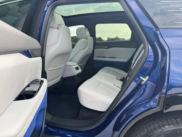 Cadillac Optiq — Фото автомобиля 6