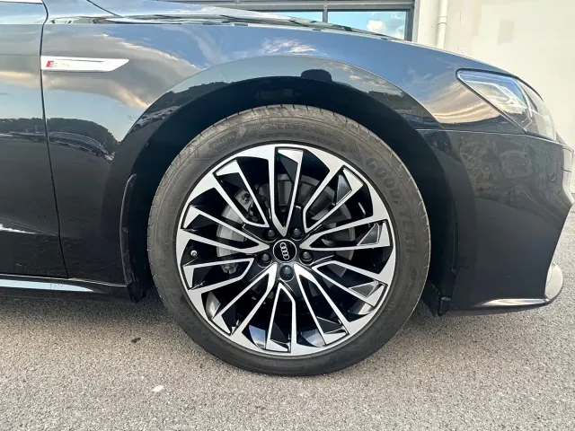 Audi A7L — Фото автомобиля 11