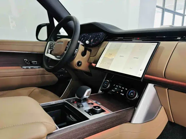 Land Rover Range Rover — Фото автомобиля 26