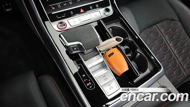 Audi RSQ8 — Фото автомобиля 5