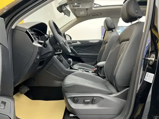 Volkswagen Tiguan L — Фото автомобиля 18