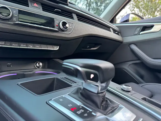 Audi A4L — Фото автомобиля 9
