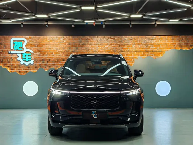 Li Auto ONE — Фото автомобиля 2
