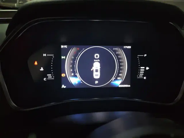 Geely Xingrui — Фото автомобиля 12