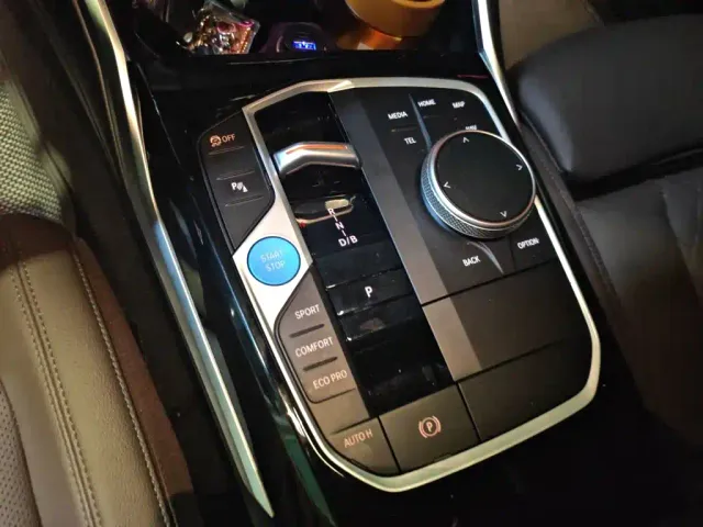 BMW i3 — Фото автомобиля 10