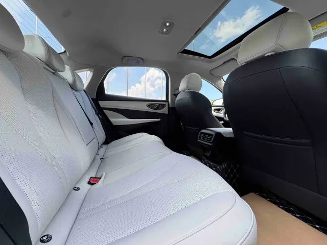 BYD Seal 05 DM-i — Фото автомобиля 7
