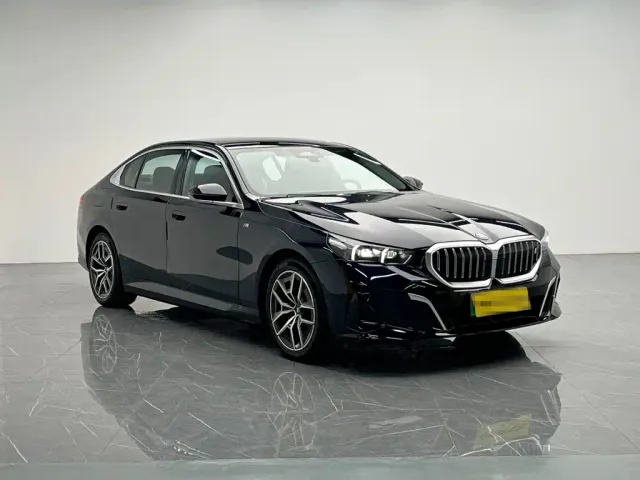 BMW i5 — Фото автомобиля 8