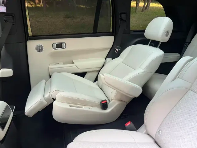 Li Auto L9 — Фото автомобиля 14