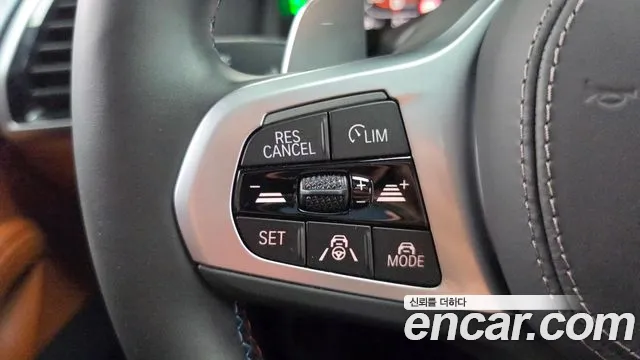 BMW 8 Series G15 — Фото автомобиля 22