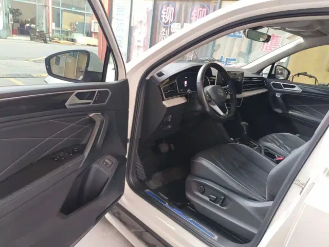 Volkswagen Tiguan L PHEV — Фото автомобиля 15