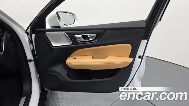 Вольво V60 V60 Cross Country 2 поколение B5 Ultimate AWD — Фото автомобиля 30
