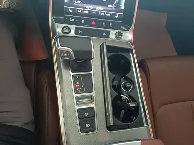 Audi A6L — Фото автомобиля 13