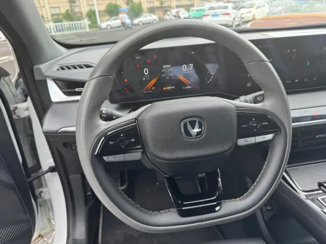 Changan Raeton Plus — Фото автомобиля 8