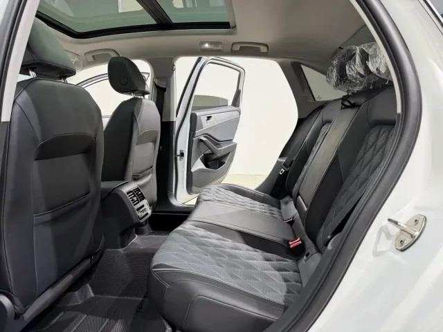 Volkswagen Sagitar — Фото автомобиля 10