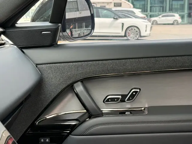 Land Rover Range Rover Sport — Фото автомобиля 15