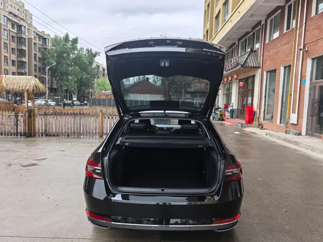 Skoda Superb — Фото автомобиля 9