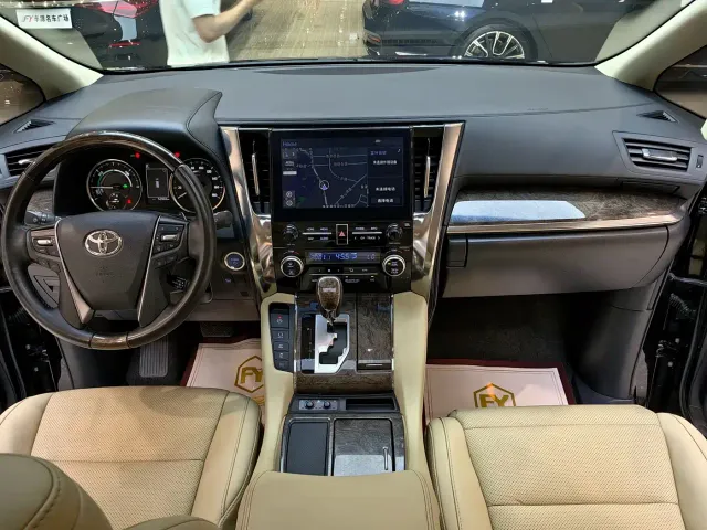 Toyota Vellfire — Фото автомобиля 12