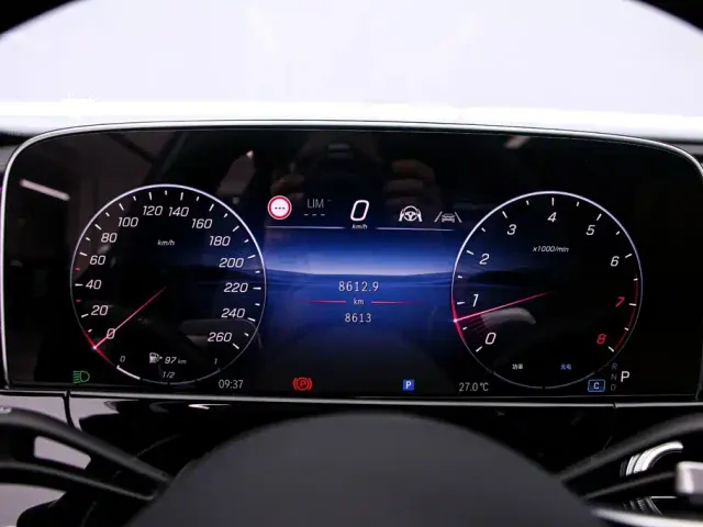 Mercedes-Benz E-Class — Фото автомобиля 6
