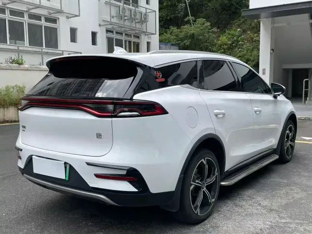 BYD Tang — Фото автомобиля 11