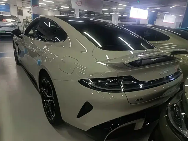 Xiaomi SU7 — Фото автомобиля 4