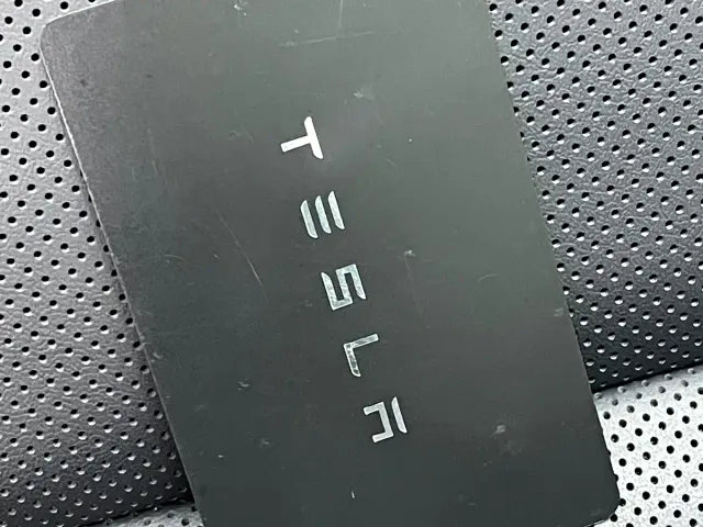 Tesla Model Y — Фото автомобиля 15