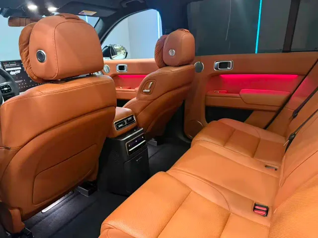 Li Auto L7 — Фото автомобиля 10