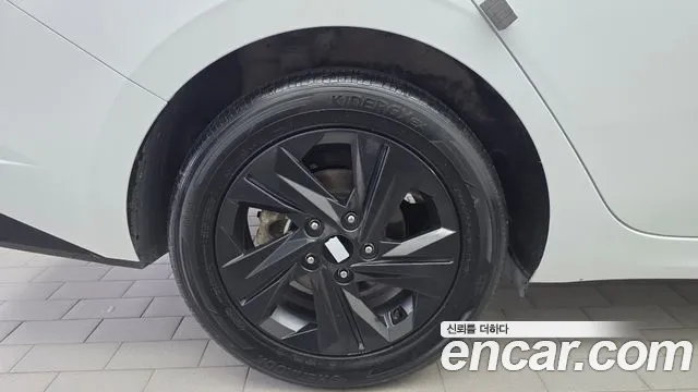 Hyundai Avante CN7 — Фото автомобиля 5