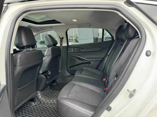 Ford Mondeo — Фото автомобиля 6